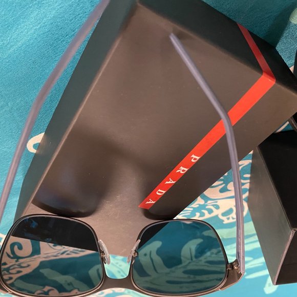 Prada Sunglasses - Picture 4 of 5